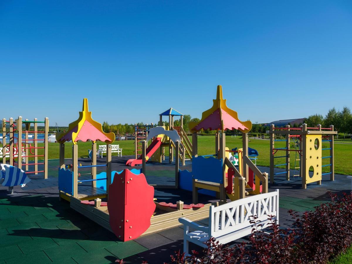 博罗沃厄里克瑟斯酒店 Shchūchīnsk 外观 照片 Playground in the park