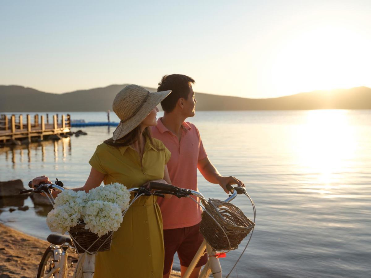 博罗沃厄里克瑟斯酒店 Shchūchīnsk 外观 照片 A couple on the shores of Lake Tahoe