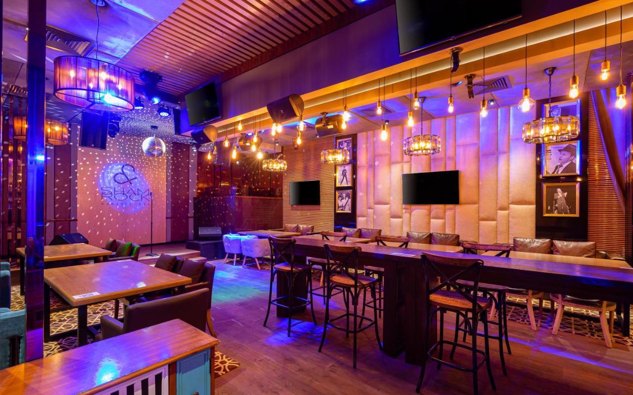 博罗沃厄里克瑟斯酒店 Shchūchīnsk 外观 照片 The interior of a nightclub in Mumbai, India