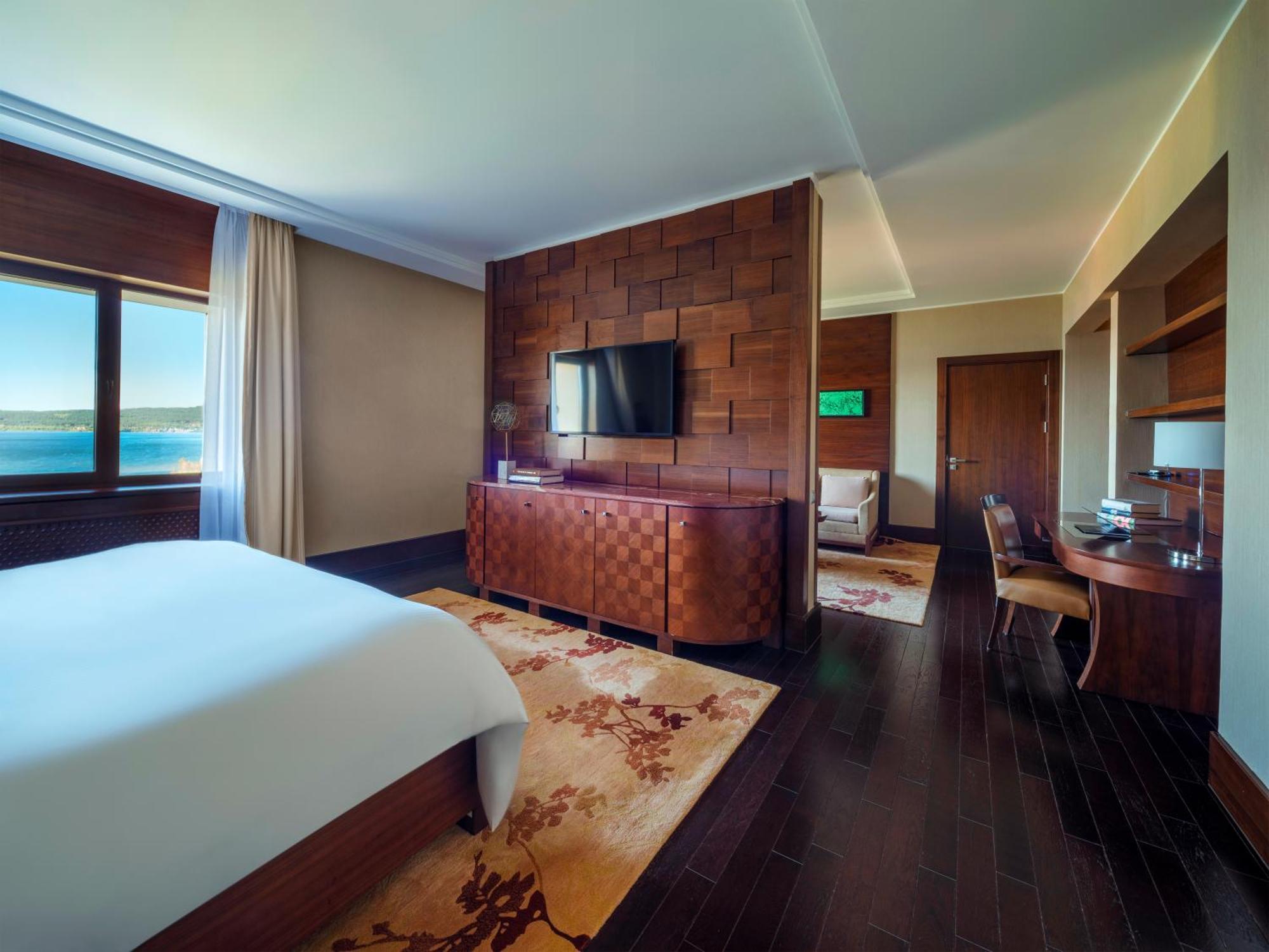 博罗沃厄里克瑟斯酒店 Shchūchīnsk 外观 照片 A bedroom at the hotel