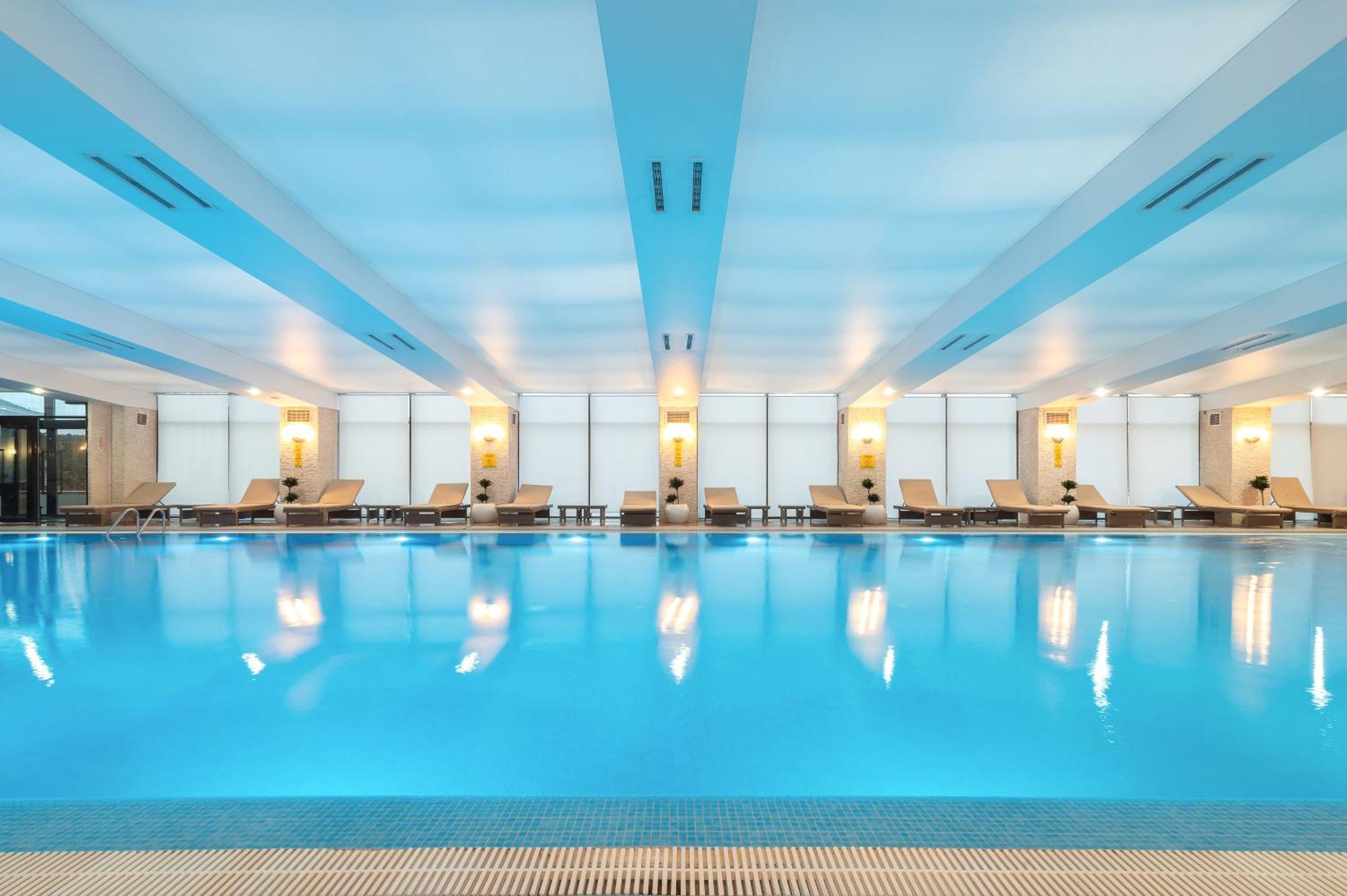 博罗沃厄里克瑟斯酒店 Shchūchīnsk 外观 照片 The pool at the hotel